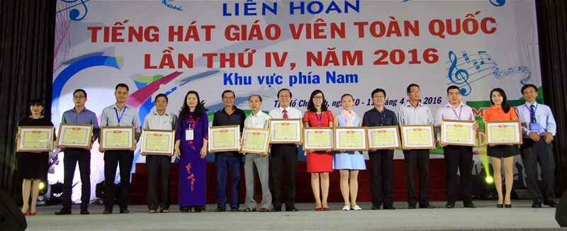 Tiếng hát giáo viên toàn quốc 2016